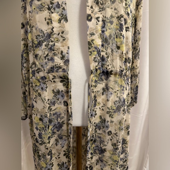 Maurice’s Blue and Yellow Floral Tie Waist Sheer Duster Size Large - Picture 5 of 6